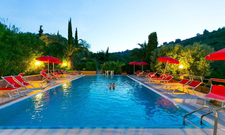 Piscina tramonto
