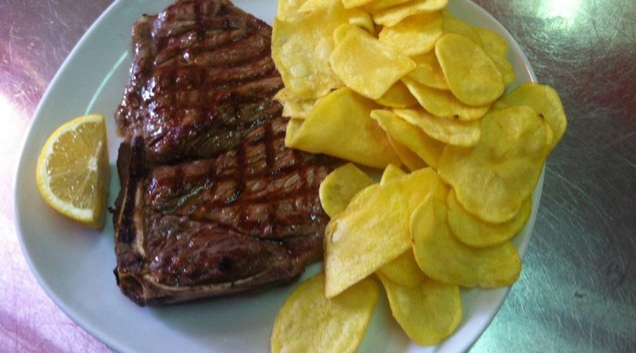 costata di manzo e patatine