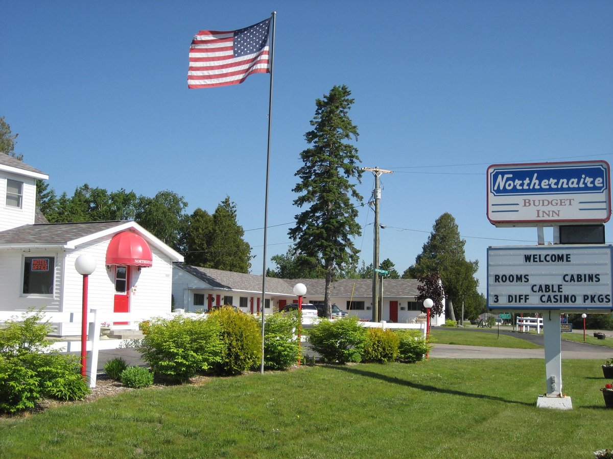 NORTHERNAIRE MOTEL - Prices & Reviews (Saint Ignace, MI)