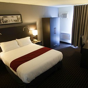 Standard Room Single Queen Bed