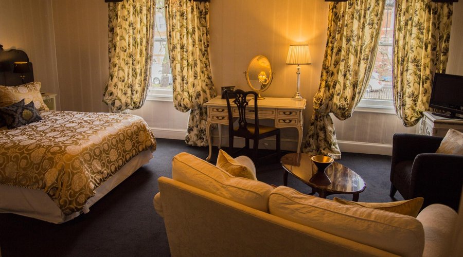 The Bowes Lyon room