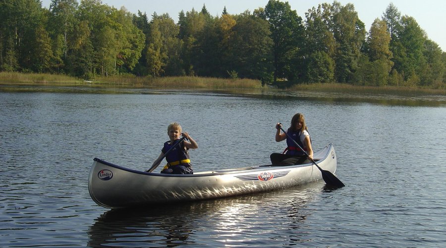 Kanotpaddling på sjön Åsnen