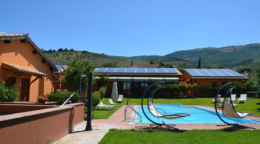 panoramica dell'area piscina