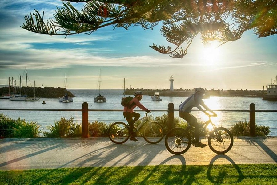 Wollongong To Thirroul Bike Track image