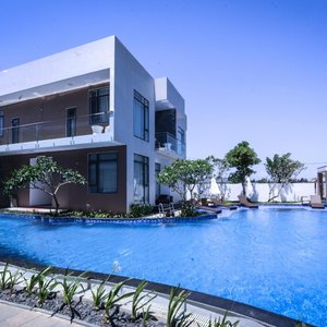 Villa beside Swimming Pool