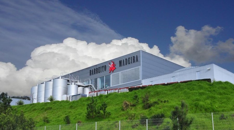 We are waiting for you, in our winery, for a tour and wine tasting. 