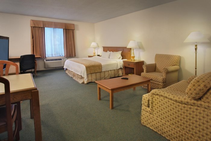 ROSEMONT SUITES - Prices & Hotel Reviews (Norwich, CT)