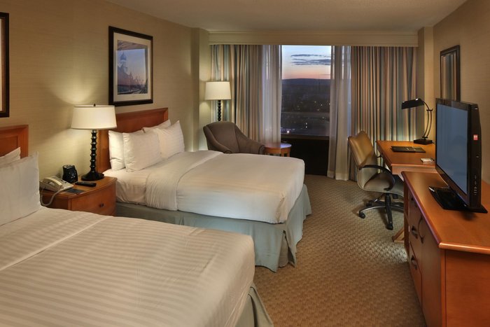 DoubleTree by Hilton Hartford Downtown - hotel rooms