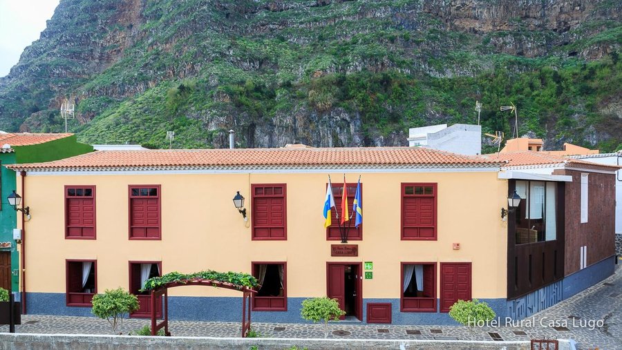 Fachada principal del hotel