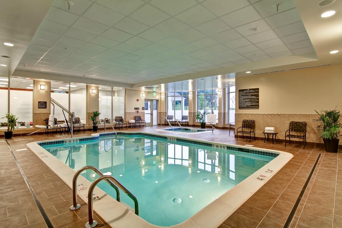 Hilton Garden Inn Woodbridge Restaurant: Pictures & Reviews - Tripadvisor