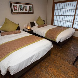The Universal Twin Room with Shared Bath at the Inamoto