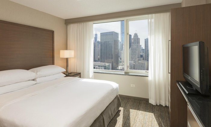 Embassy Suites by Hilton Chicago Downtown Magnificent Mile Room Near Navy Pier Chicago