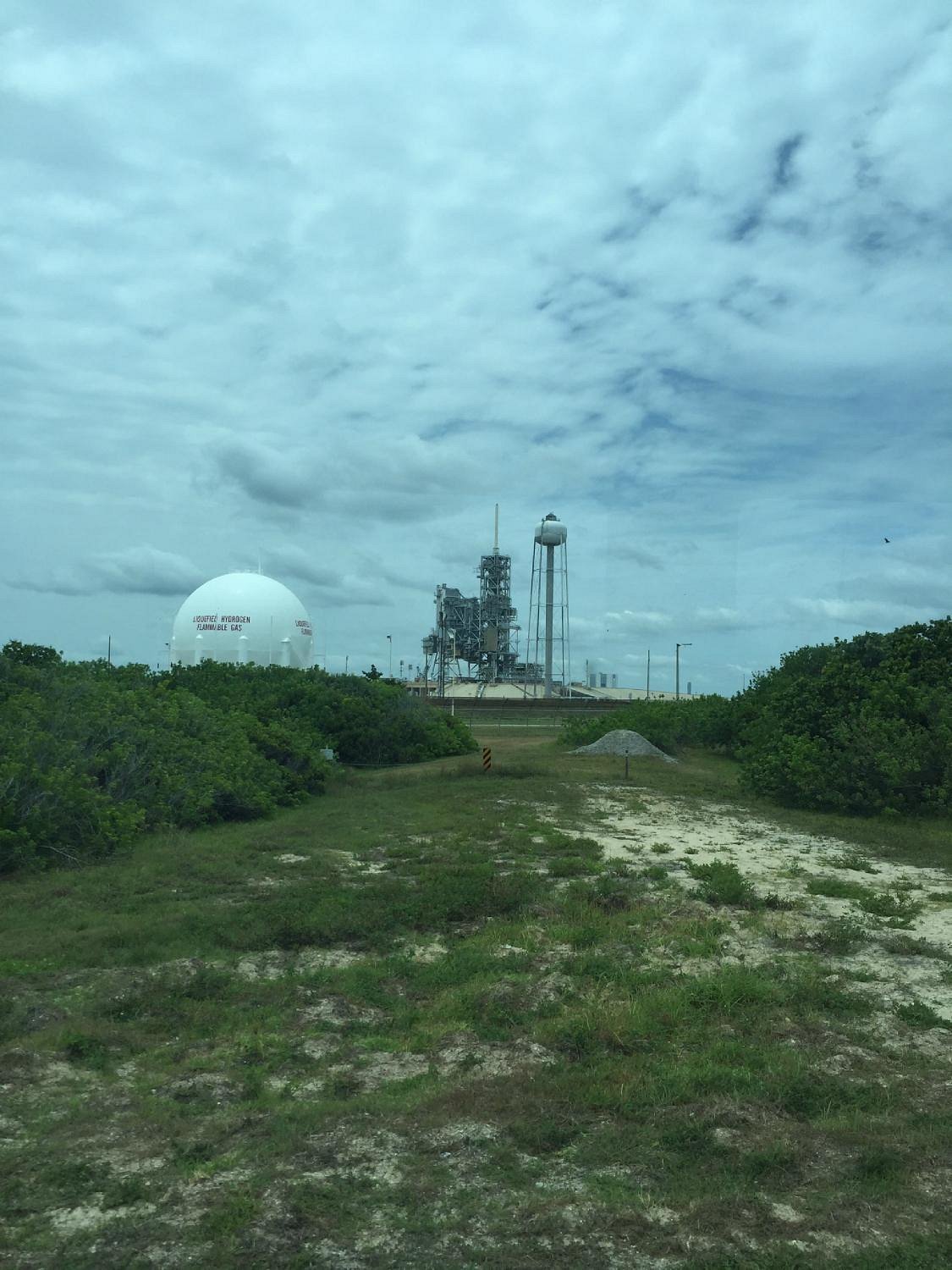 Space coast. Космический центр Кеннеди Флорида. Мыс Канаверал космодром. Космодром имени Кеннеди мыс Канаверал. В новолуние у мыса Канаверал.