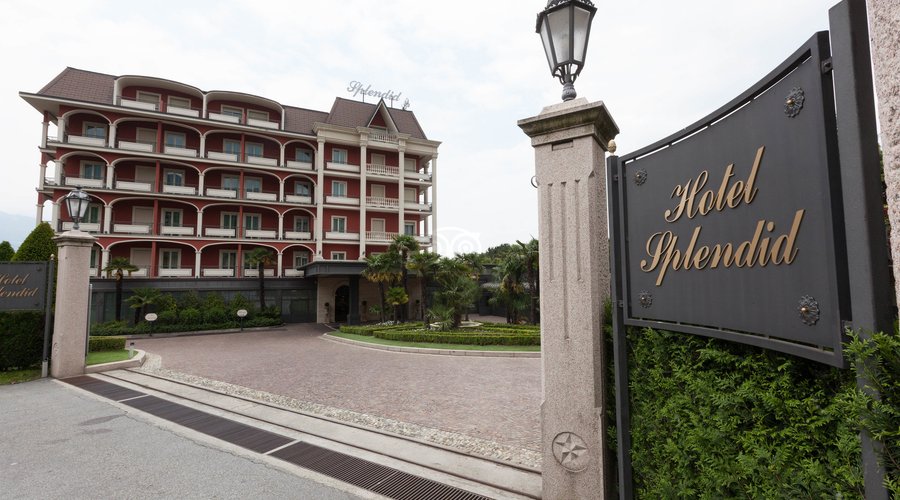 Entrance at the Hotel Splendid