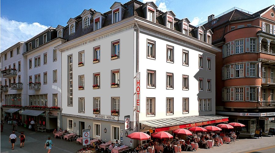 Aussenansicht Hotel Weisses Kreuz