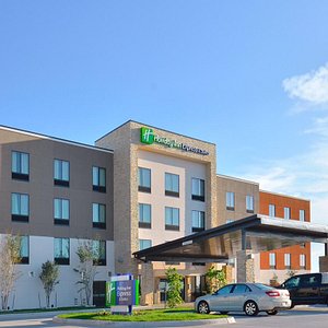 Holiday Inn Express & Suites Mid Airport Area