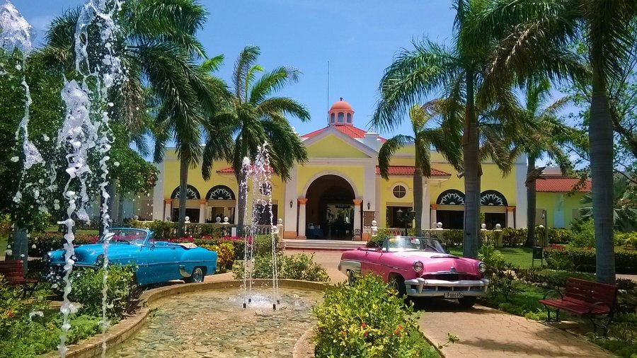 cuban cars at Memories Varadero