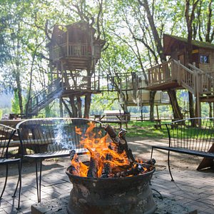 Firepit at the Out 'n' About Treehouse Treesort
