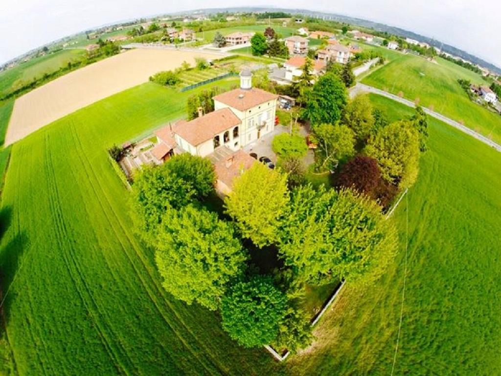 VILLA FROLA BED & BREAKFAST - B&B Reviews (Fossano, Italy)