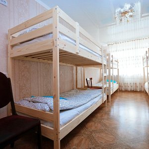 Настоящие удобные деревянные кровати