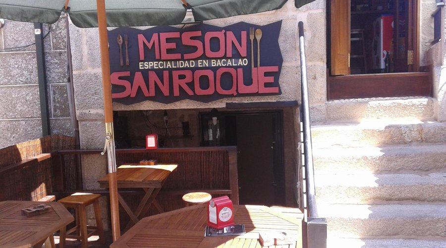 Entrada al mesón