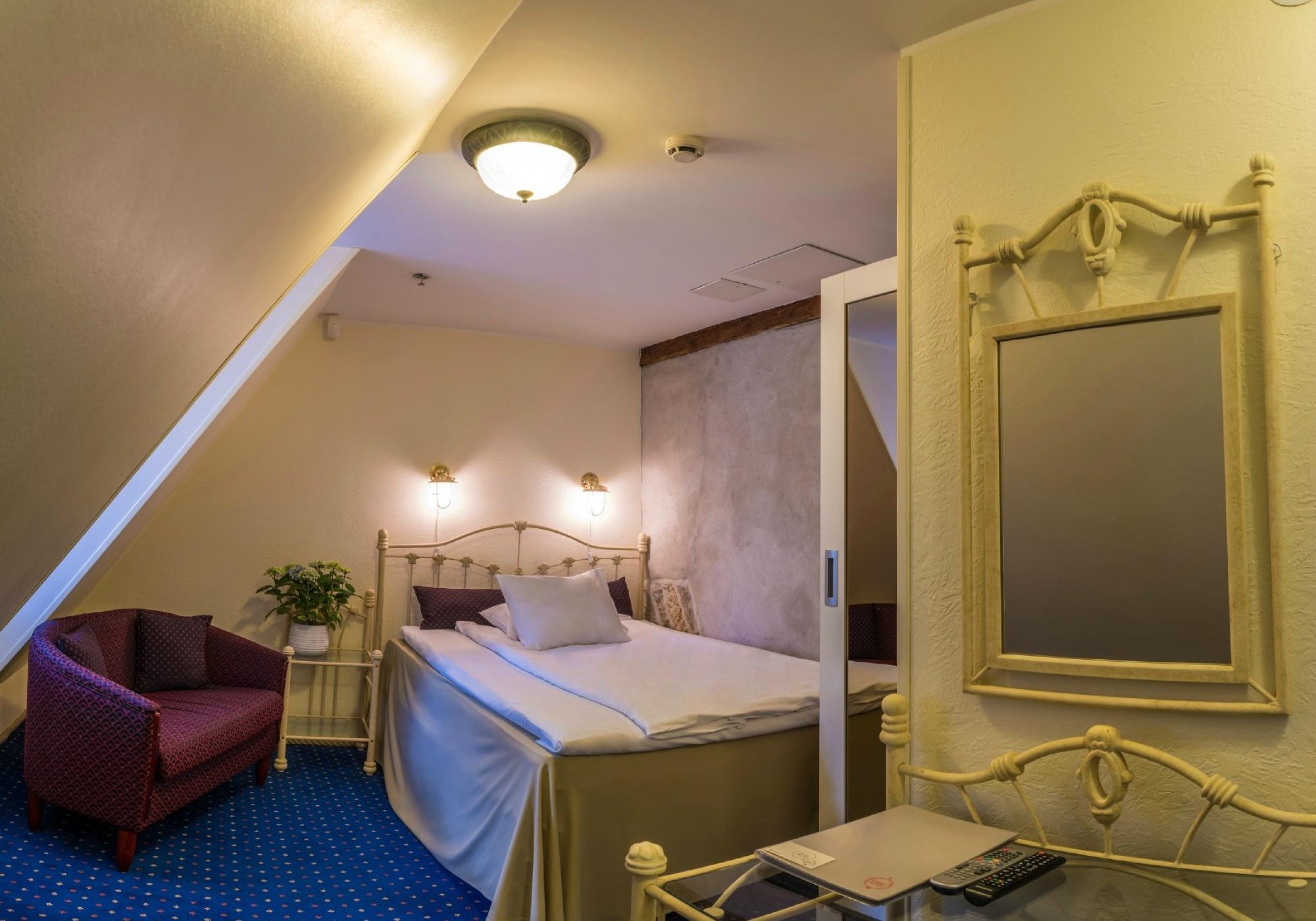 Cru hotell by null