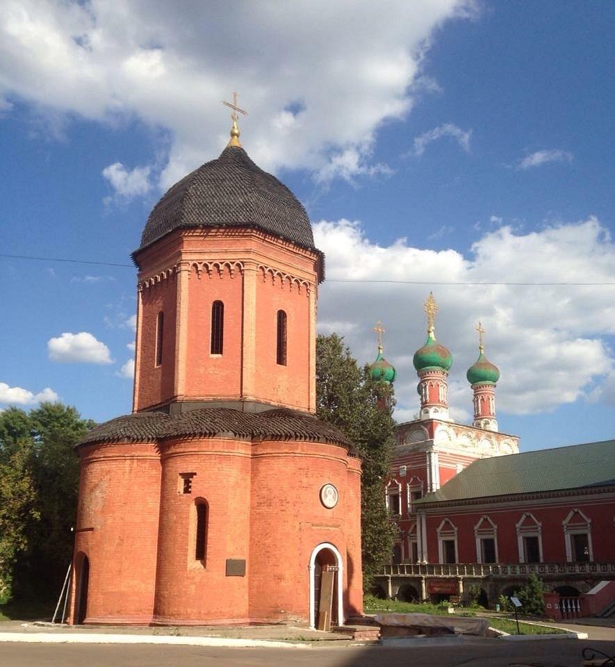 Церковь петра митрополита. Высокопетровский монастырь храм митрополита Петра. Боголюбская Церковь высоко Петровского монастыря.