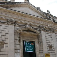 Facciata della Pinacoteca Zelantea