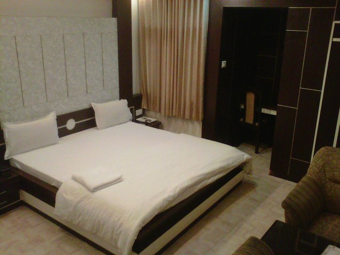 HOTEL RADIANT - Prices & Lodge Reviews (Ranchi, India)