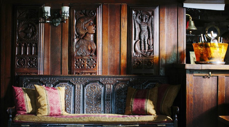Panelling in the Top Bar, The Durham ox
