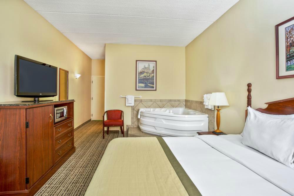 Hotel photo 15 of Baymont by Wyndham Knoxville/Cedar Bluff.