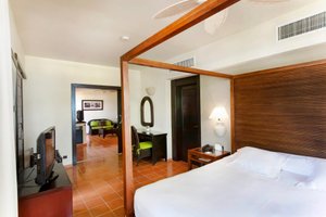 Room & Suite