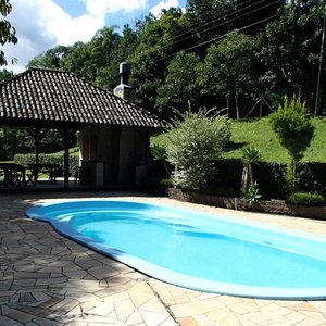 Piscina e quiosque