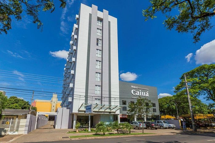 Quarto (frigobar e entrada do banheiro): imagen de Tower Franca Hotel -  Tripadvisor