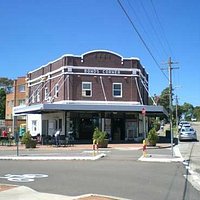 Bonds Corner in the Sunshine (restaurant on left side)