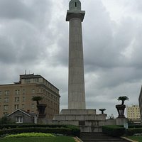 Lee Monument