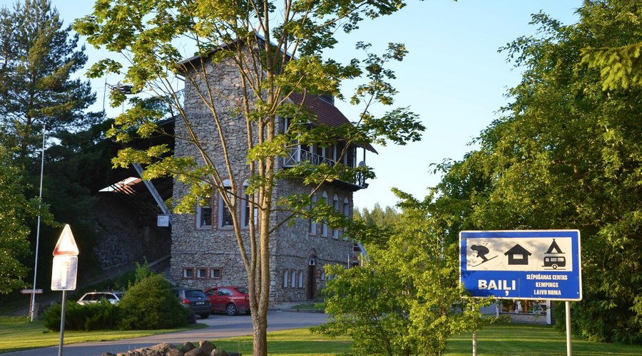 Main house, Caffe