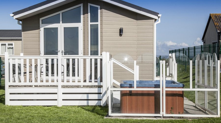 Hot Tub Lodge at Golden Sands