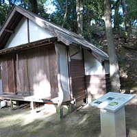 簡素な建物です