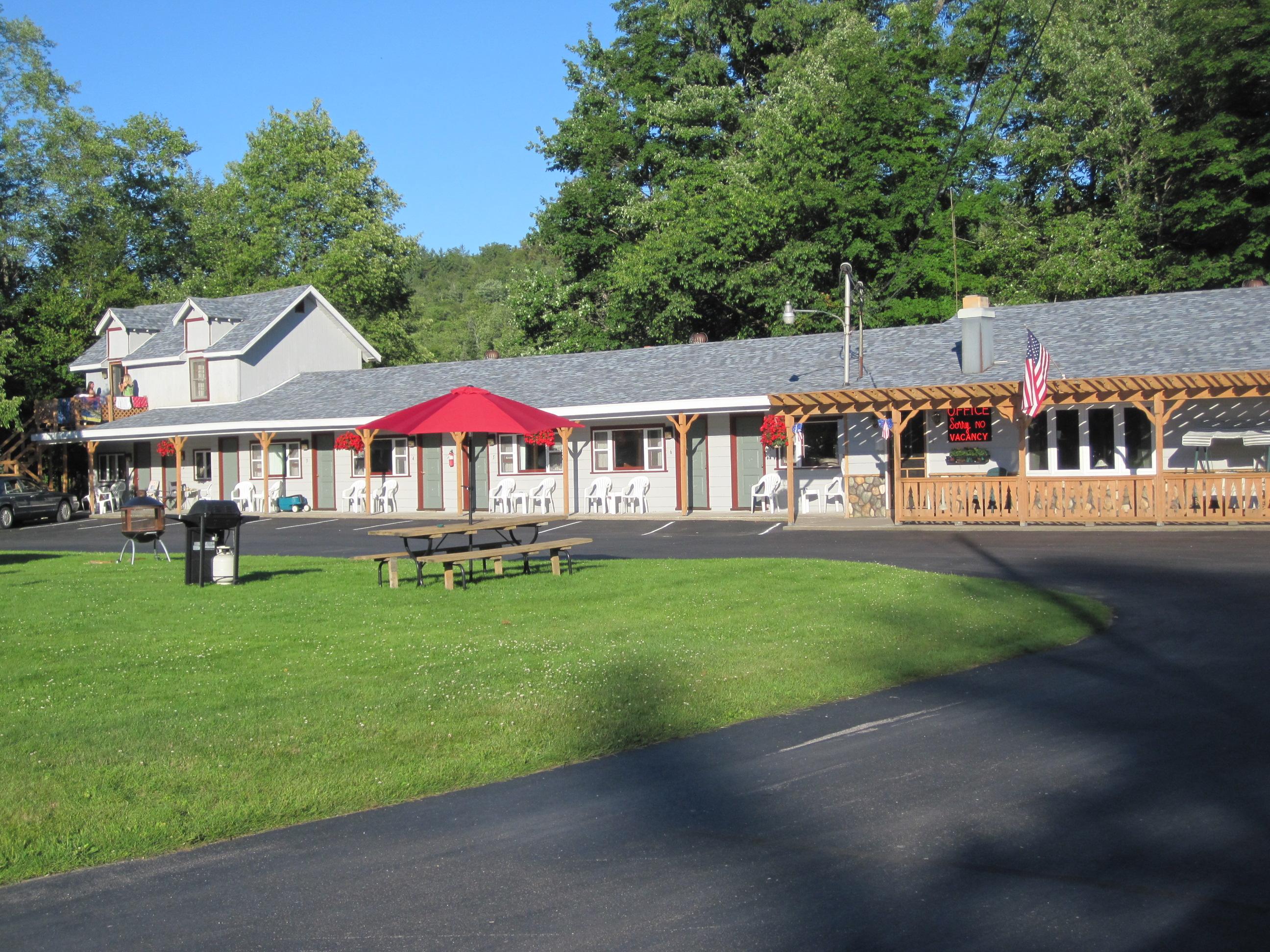 CHRISTY'S MOTEL - Updated 2024 Prices & Reviews (Old Forge, NY)