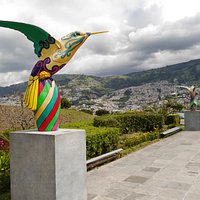 Paseo de los Quindes, junto Centro Cultural Itchimbia