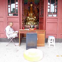 Entry into the temple, main temple, stairs to temple, statue guarding temple