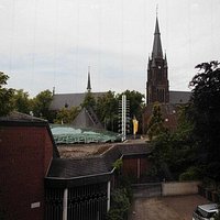 Blick vom Museum hinüber zum Wallfahrtszentrum