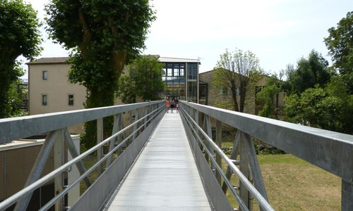 La passerelle vers l'usine ( non visitable )
