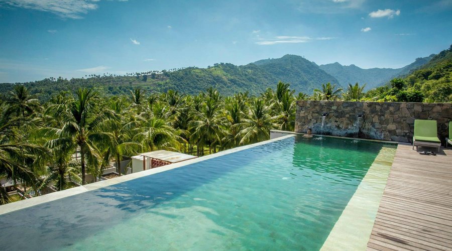 Beautiful Pool and Views