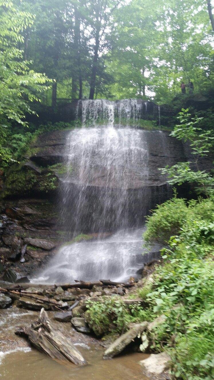 are dogs allowed at buttermilk falls pa