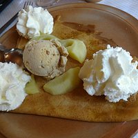 Crêpe froment pomme, glace cannelle