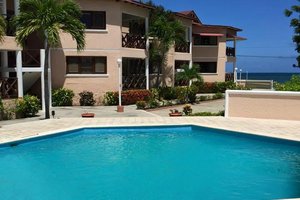 Piscina y playa