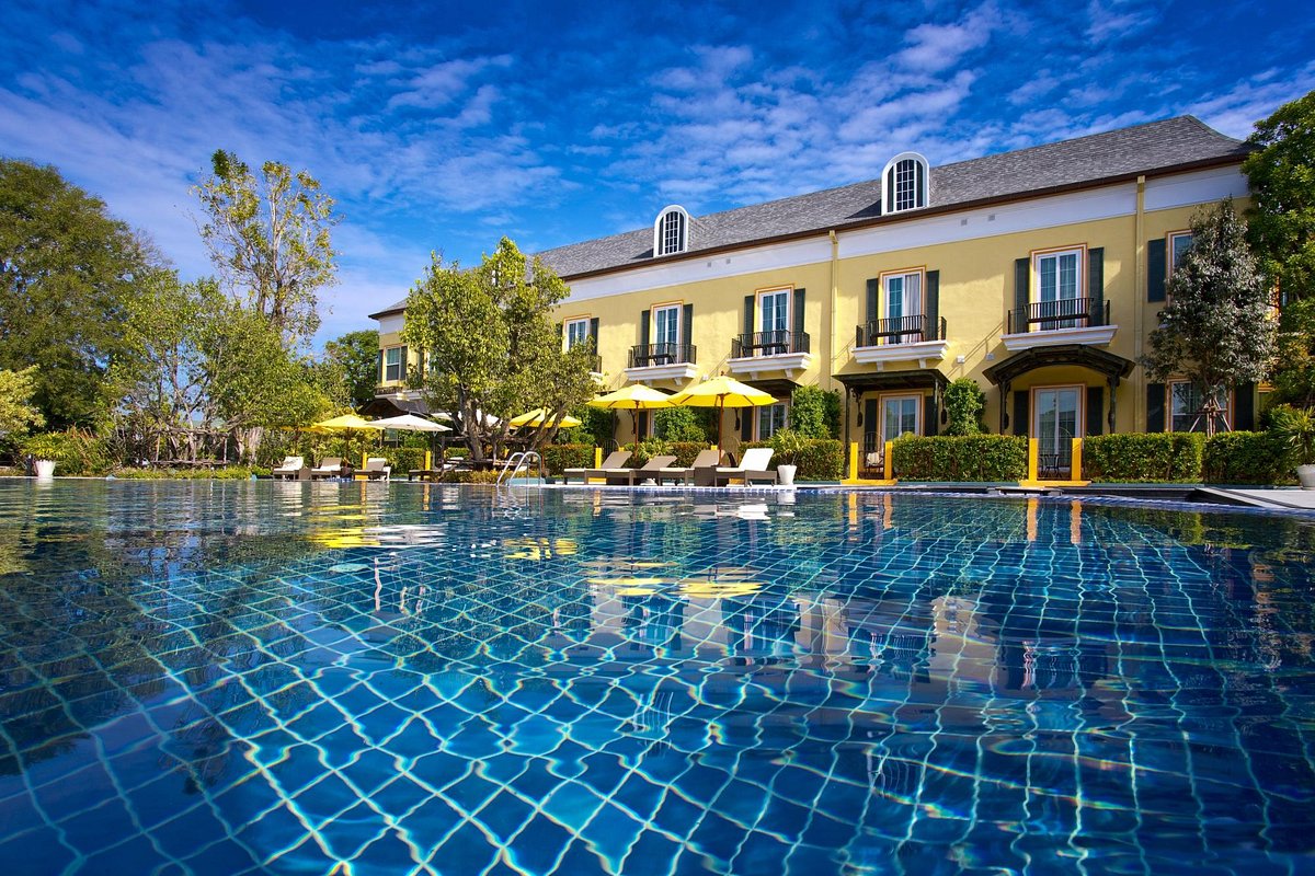 Rancho Charnvee Resort &amp; Country Club โรงแรมใน Mu Si