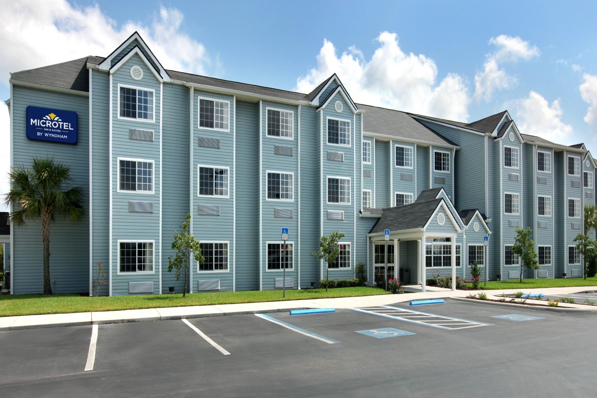 MICROTEL INN SUITES BY WYNDHAM ZEPHYRHILLS Updated 2024 Florida